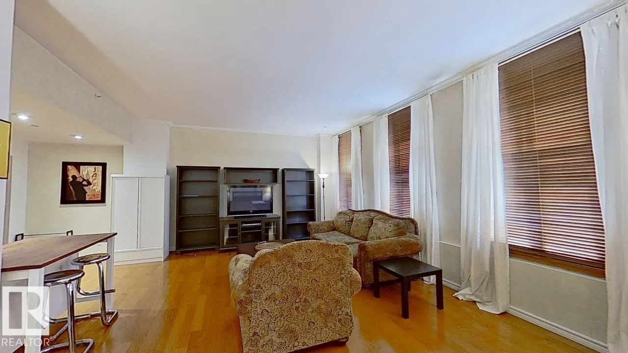 #311 10134 100 ST NW