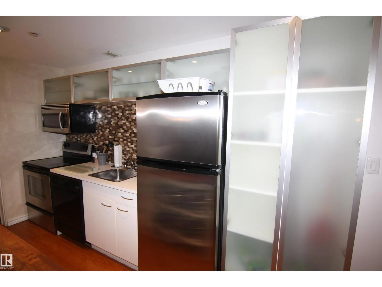 #311 10134 100 ST NW