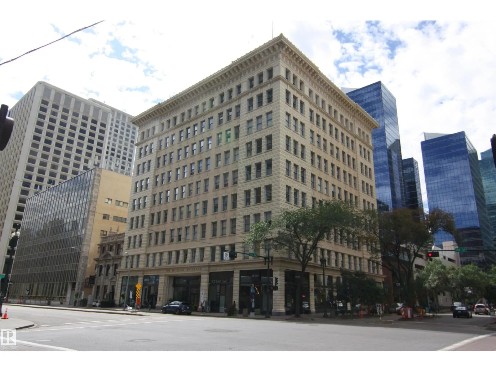 #311 10134 100 ST NW