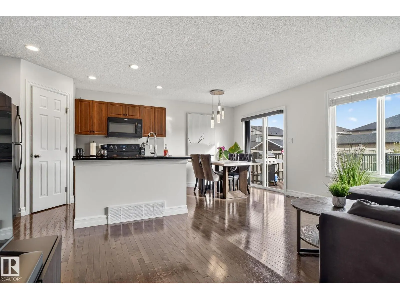 6835 Cardinal LI SW SW