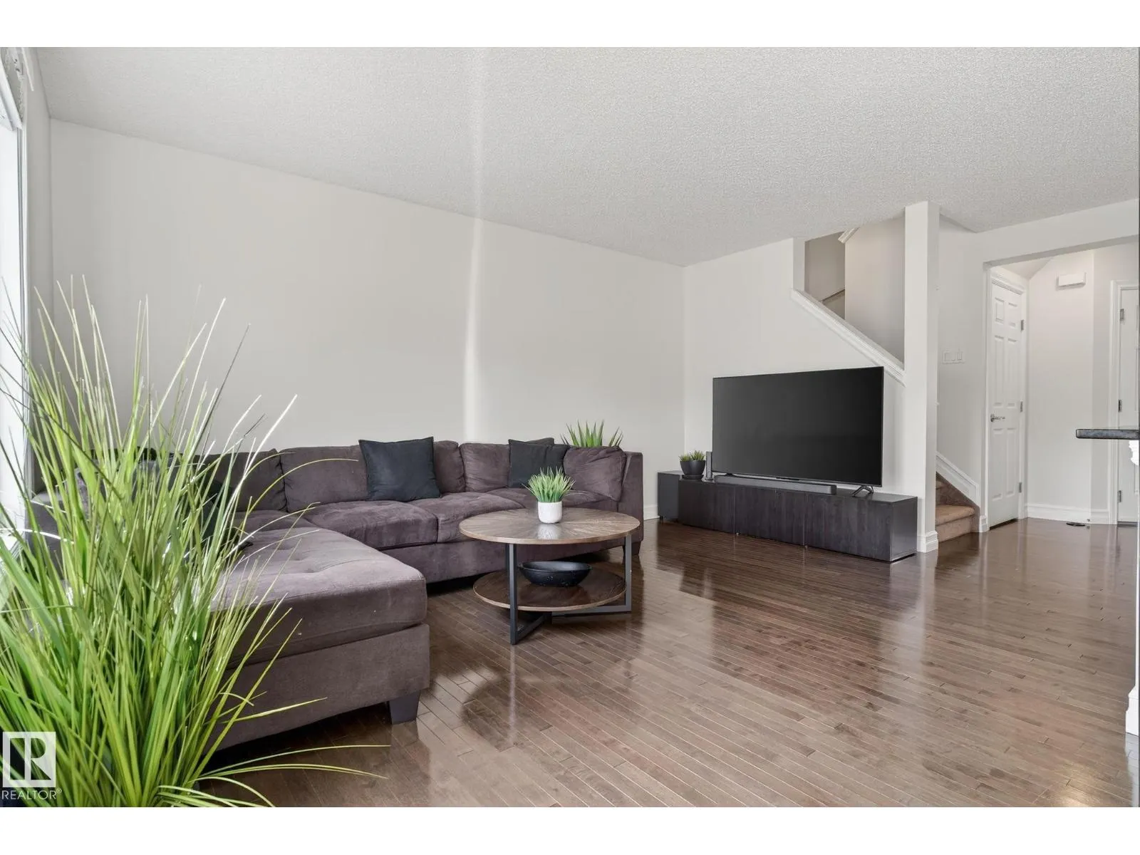 6835 Cardinal LI SW SW