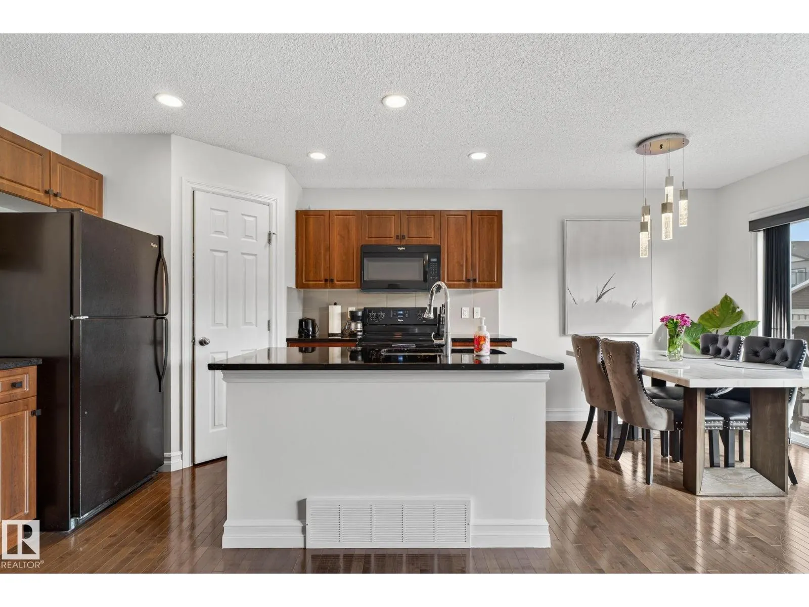 6835 Cardinal LI SW SW