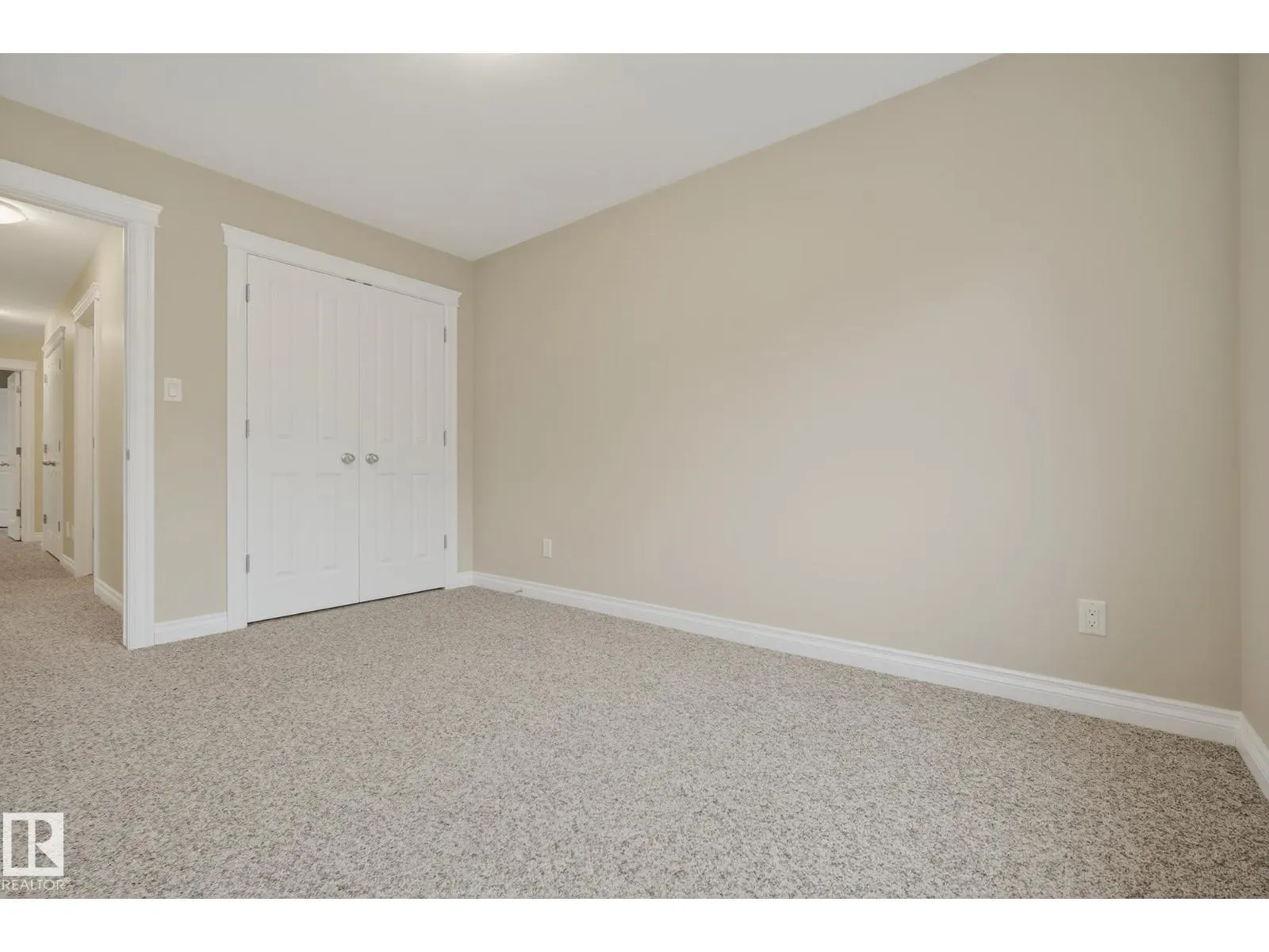 11106 76 AV NW