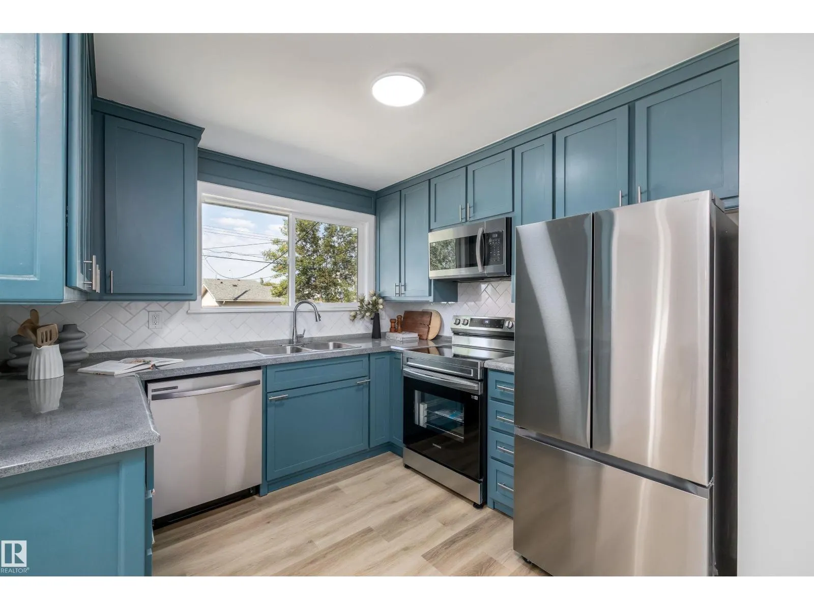 13044 78 ST NW