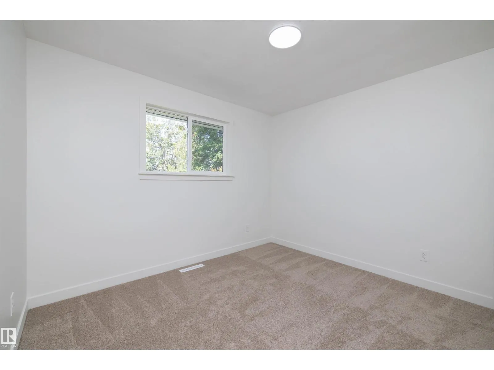 13044 78 ST NW