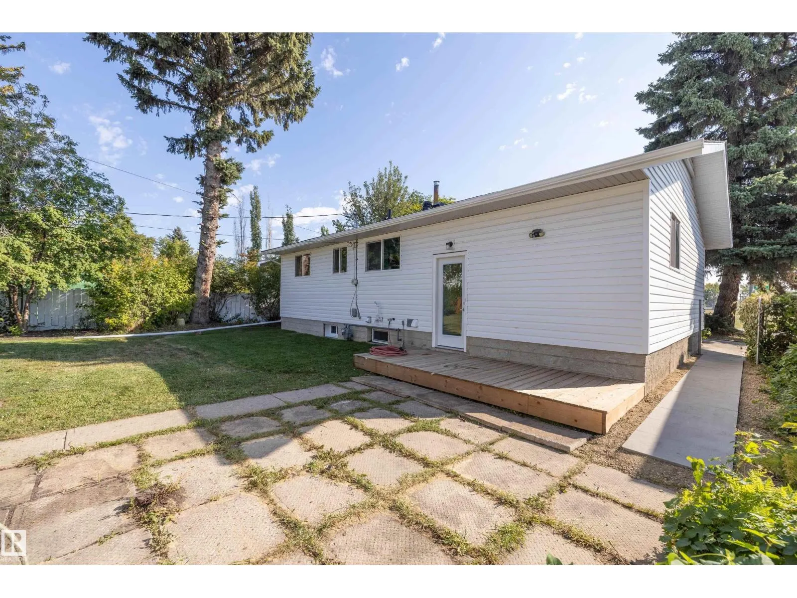 13044 78 ST NW
