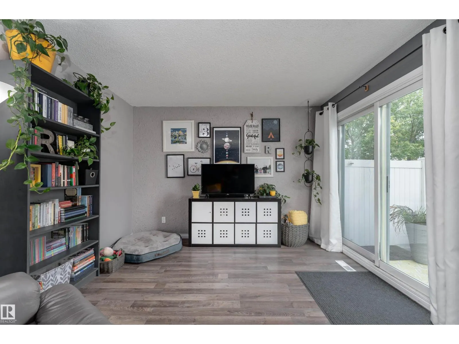3231 142 AV NW