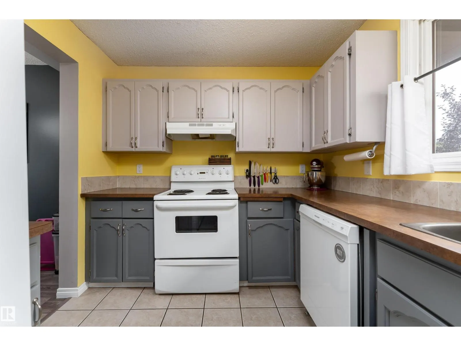 3231 142 AV NW