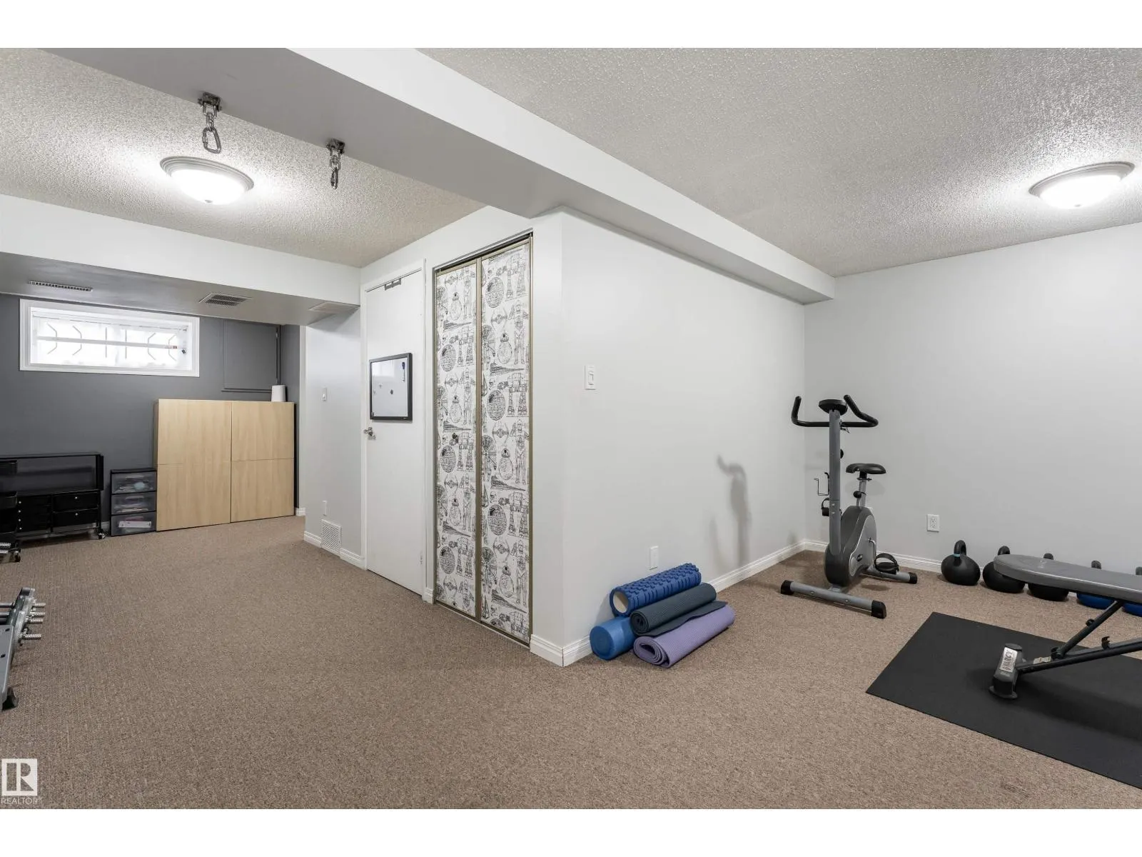 3231 142 AV NW