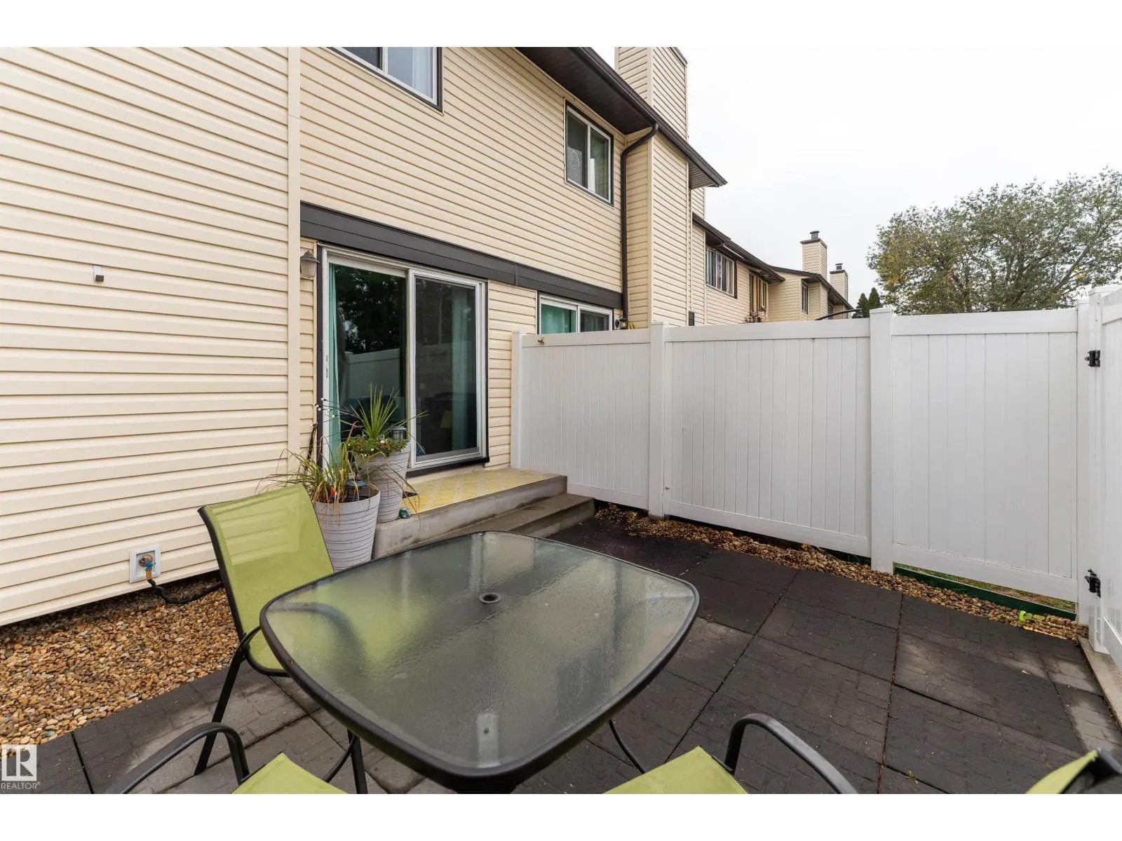 3231 142 AV NW