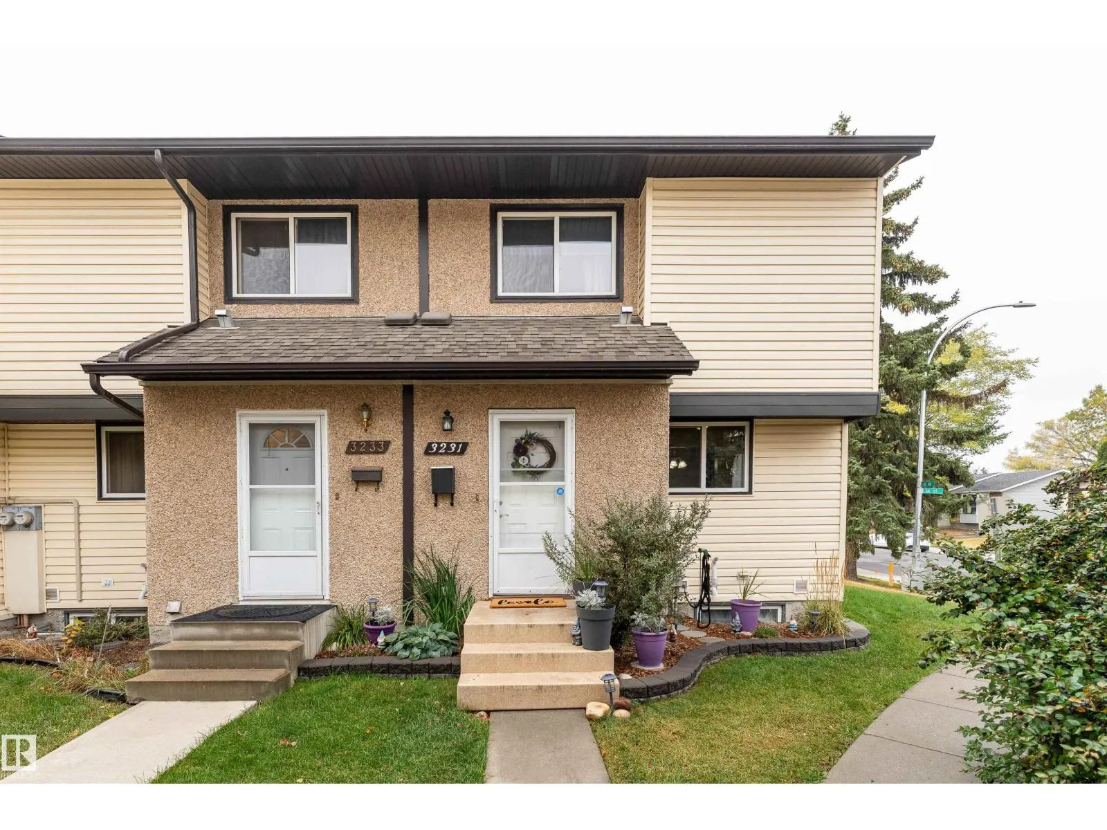 3231 142 AV NW