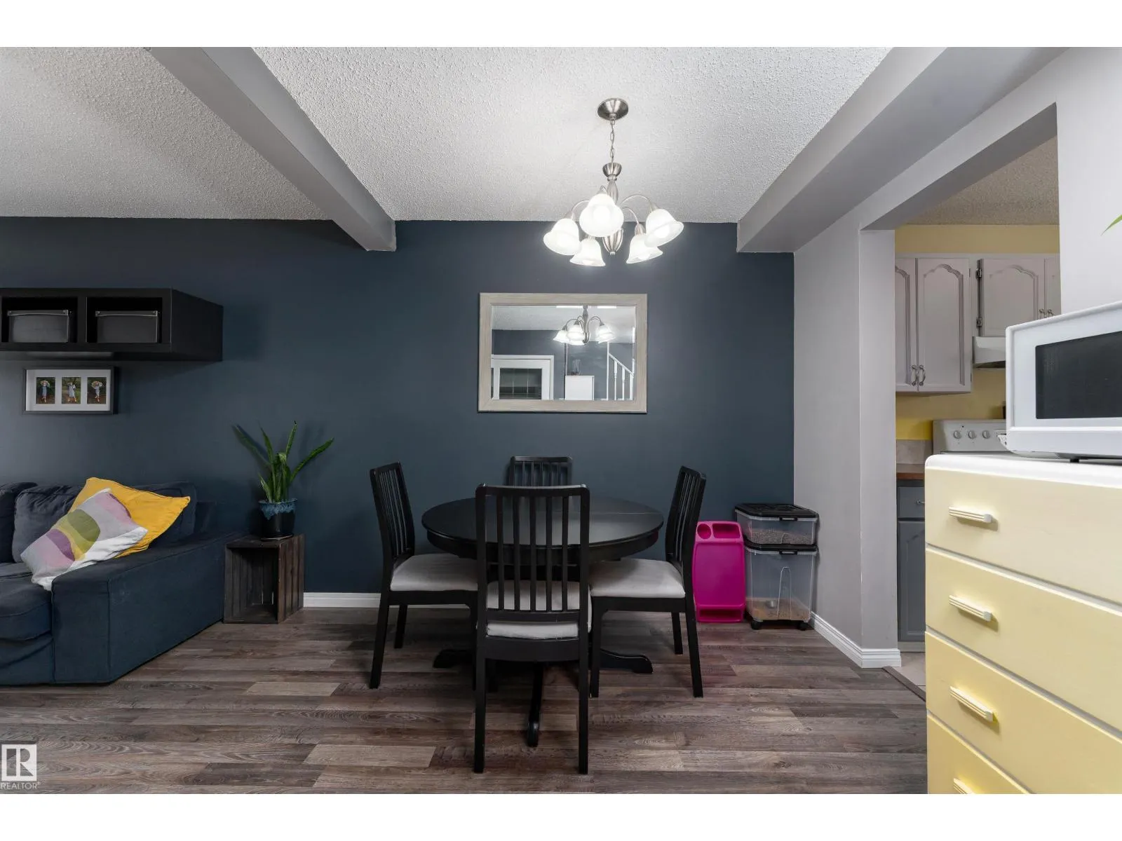 3231 142 AV NW