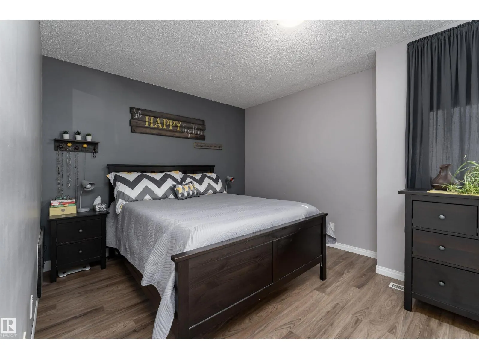3231 142 AV NW