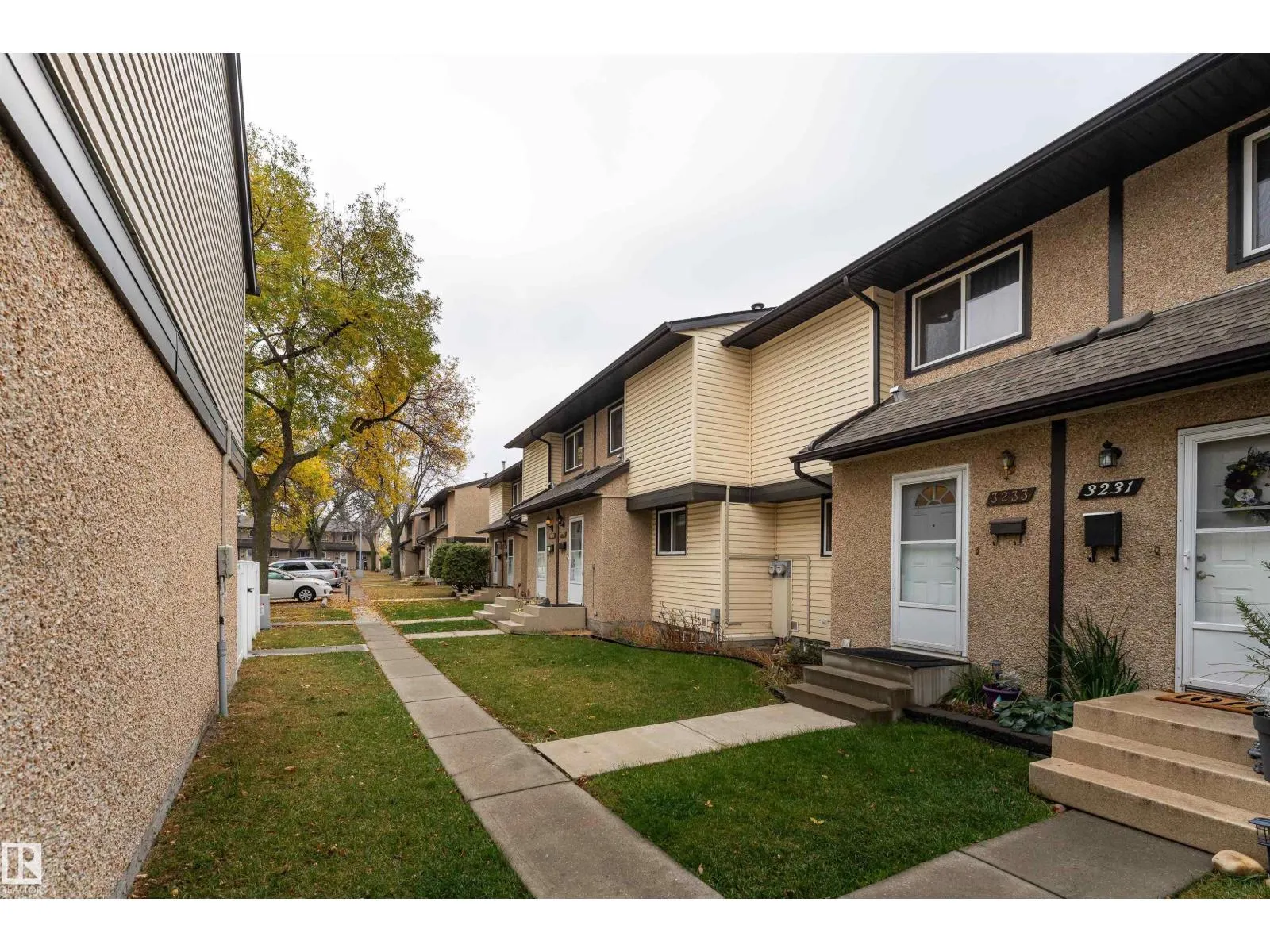 3231 142 AV NW