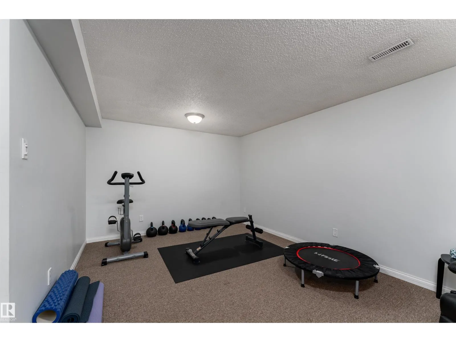 3231 142 AV NW