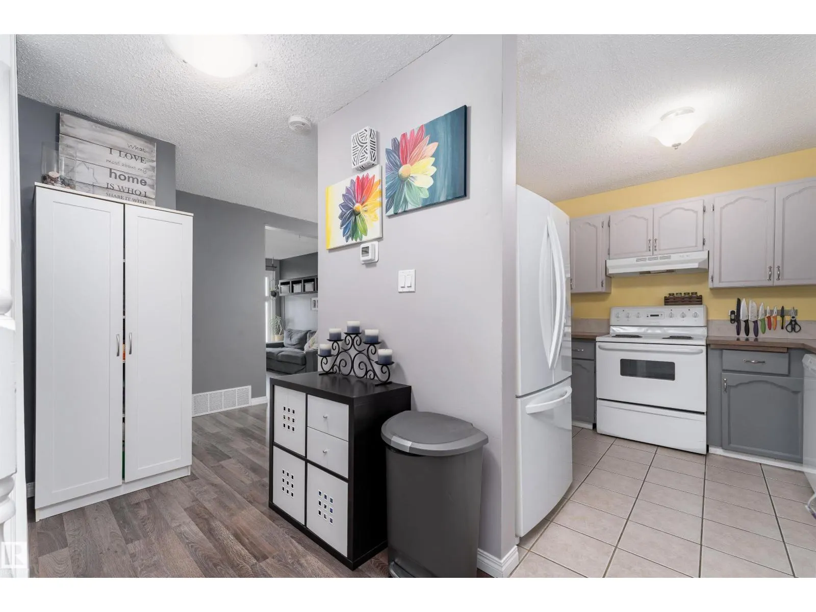 3231 142 AV NW