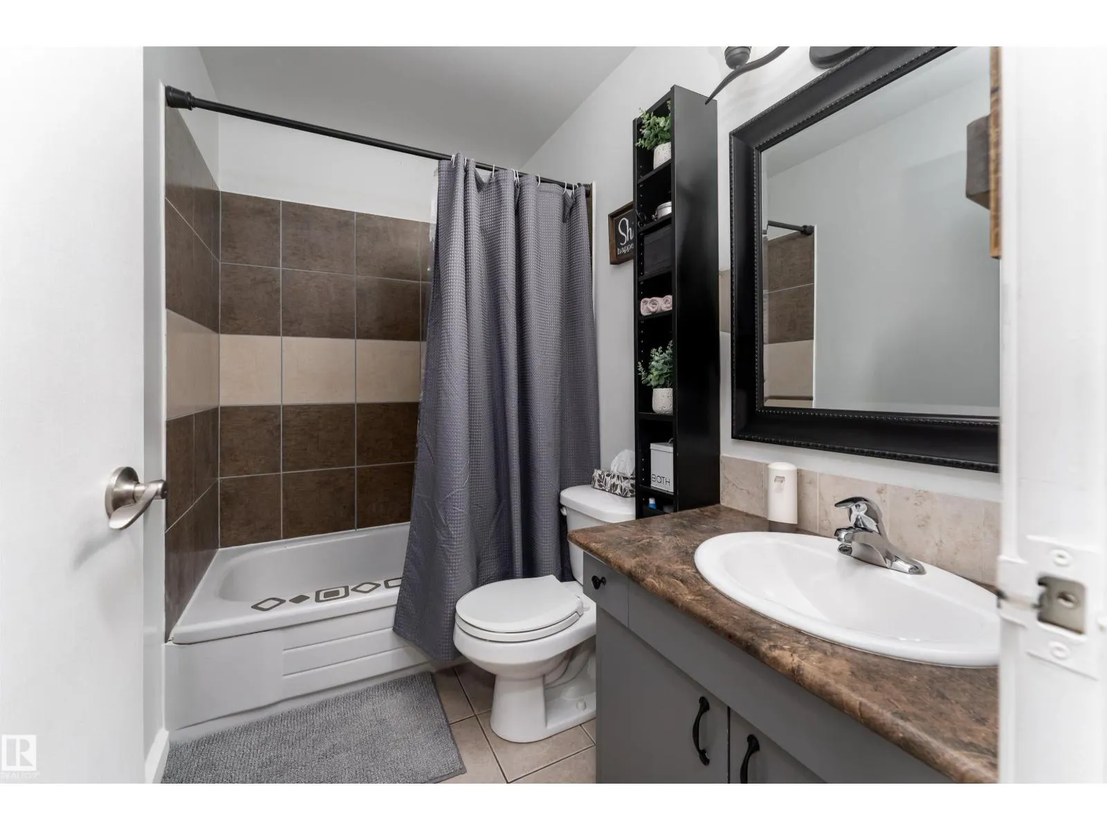 3231 142 AV NW