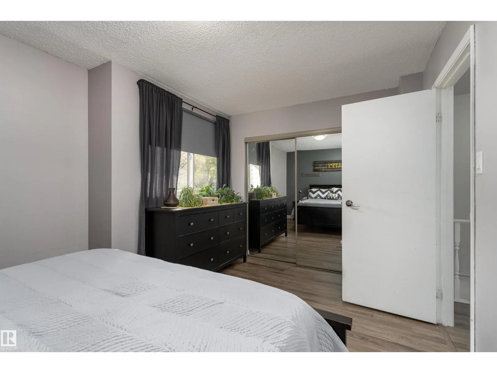 3231 142 AV NW