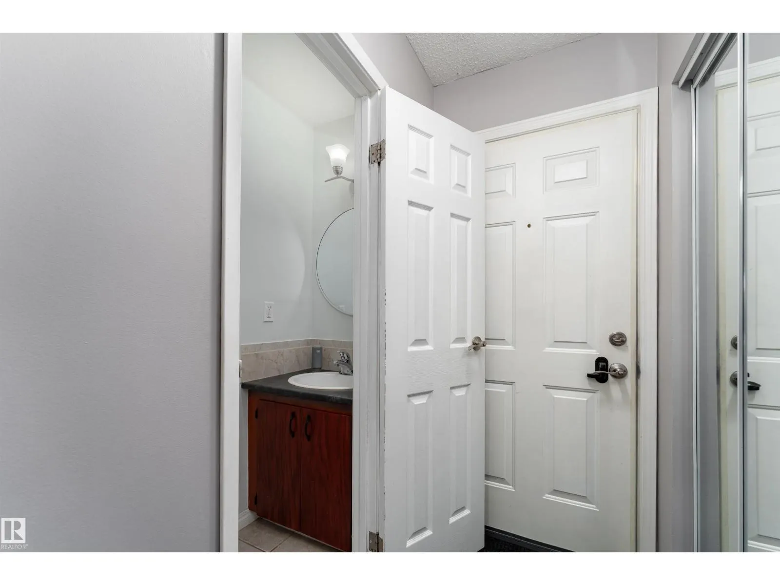3231 142 AV NW