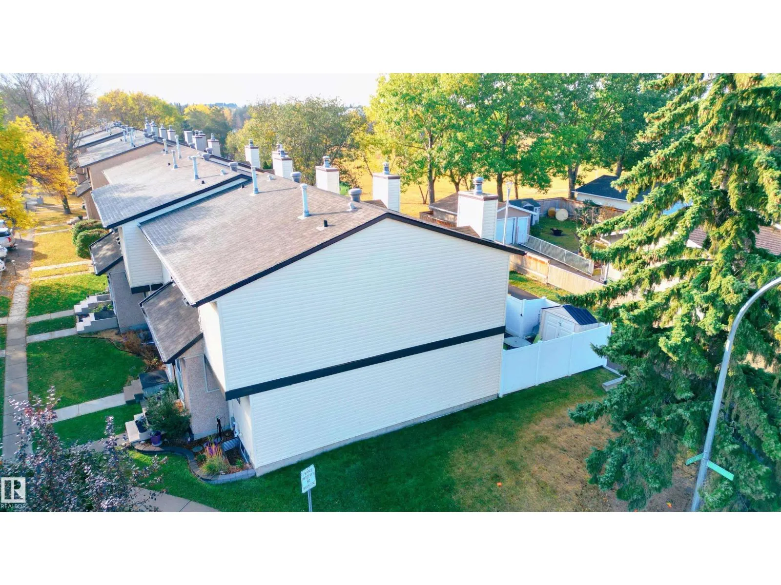 3231 142 AV NW