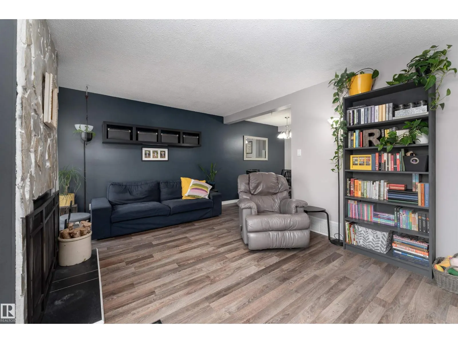 3231 142 AV NW