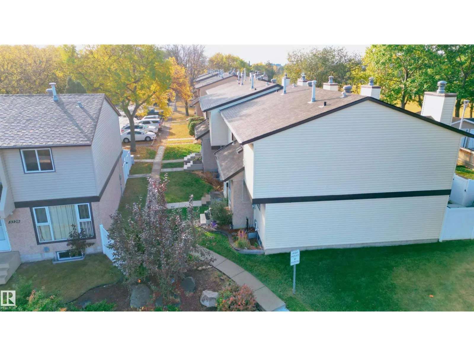 3231 142 AV NW