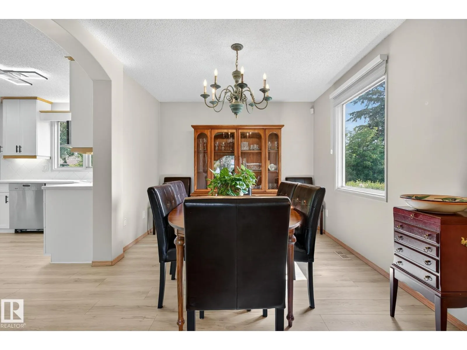 14708 58 AV NW