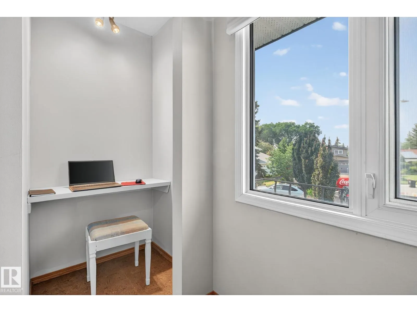 14708 58 AV NW