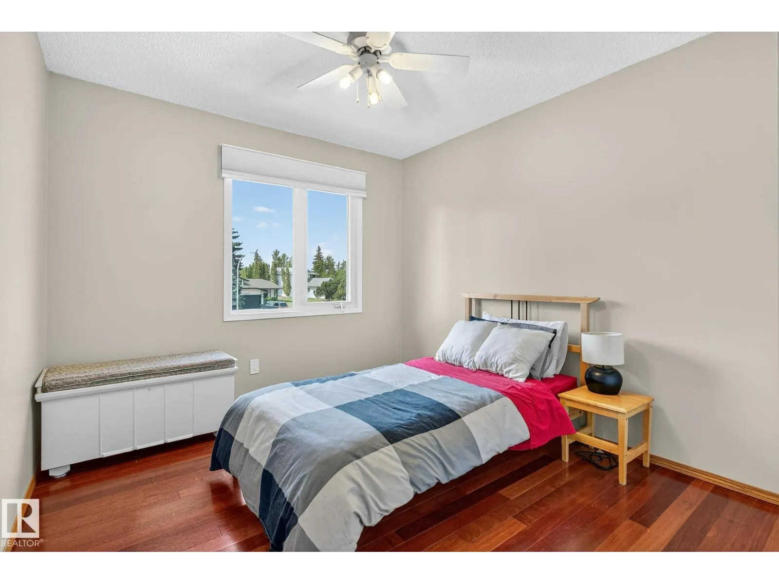 14708 58 AV NW