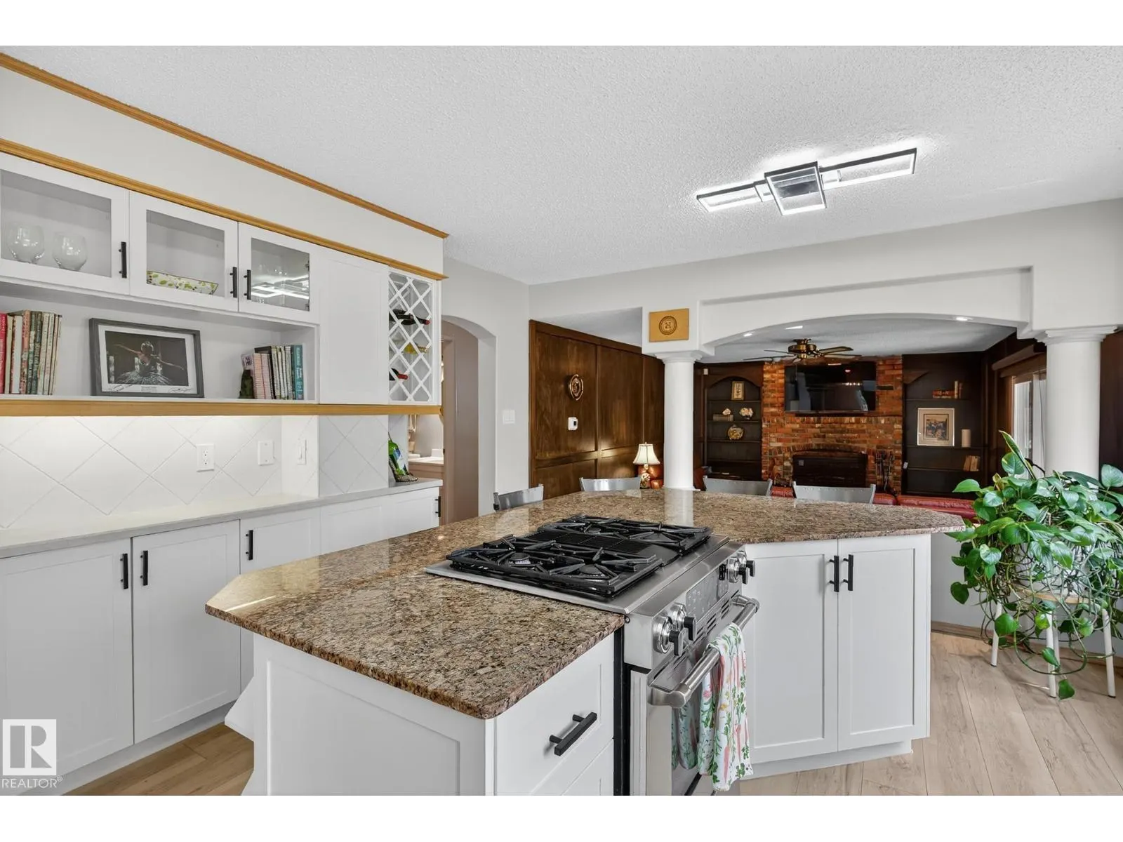 14708 58 AV NW