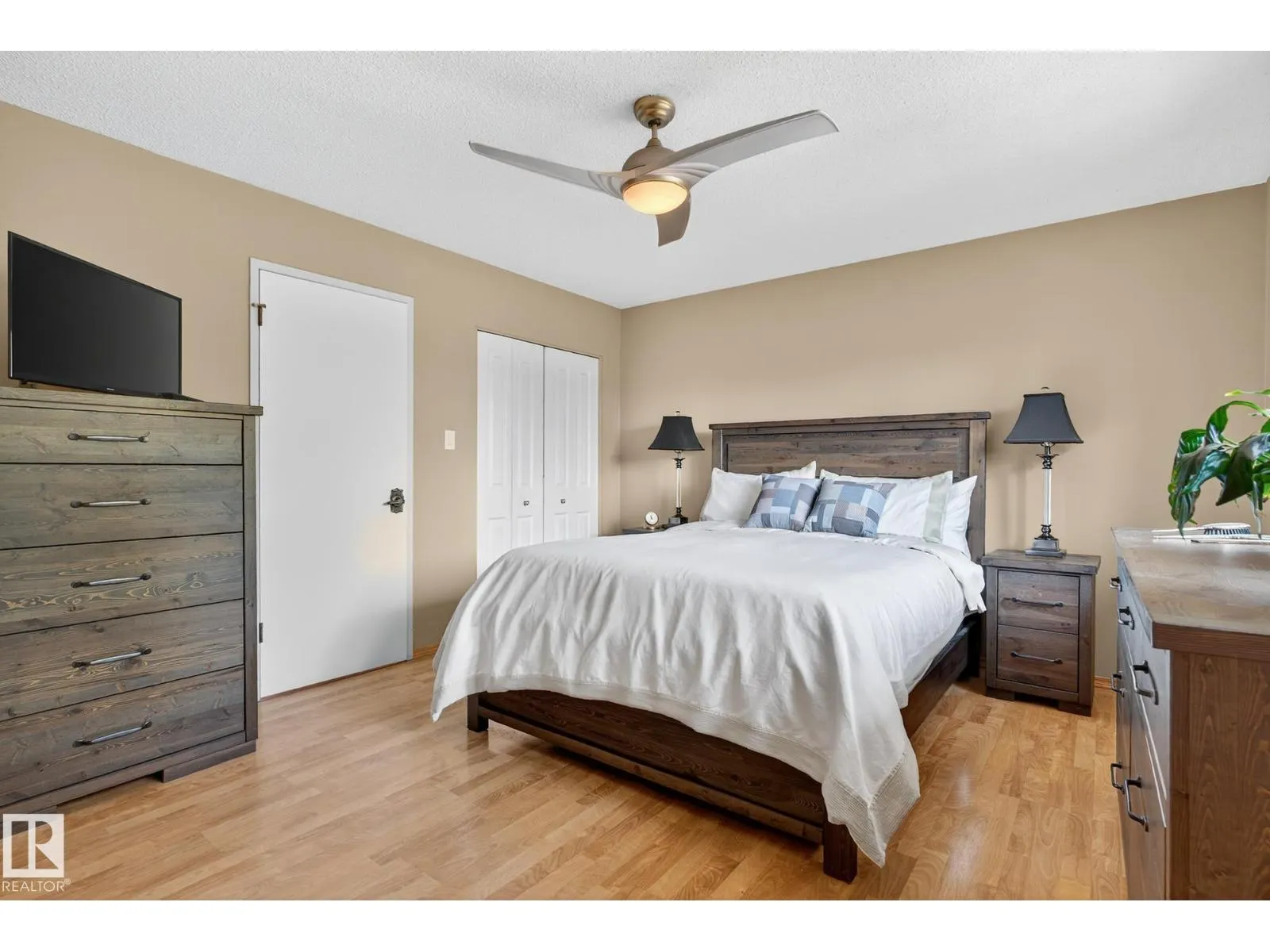 14708 58 AV NW