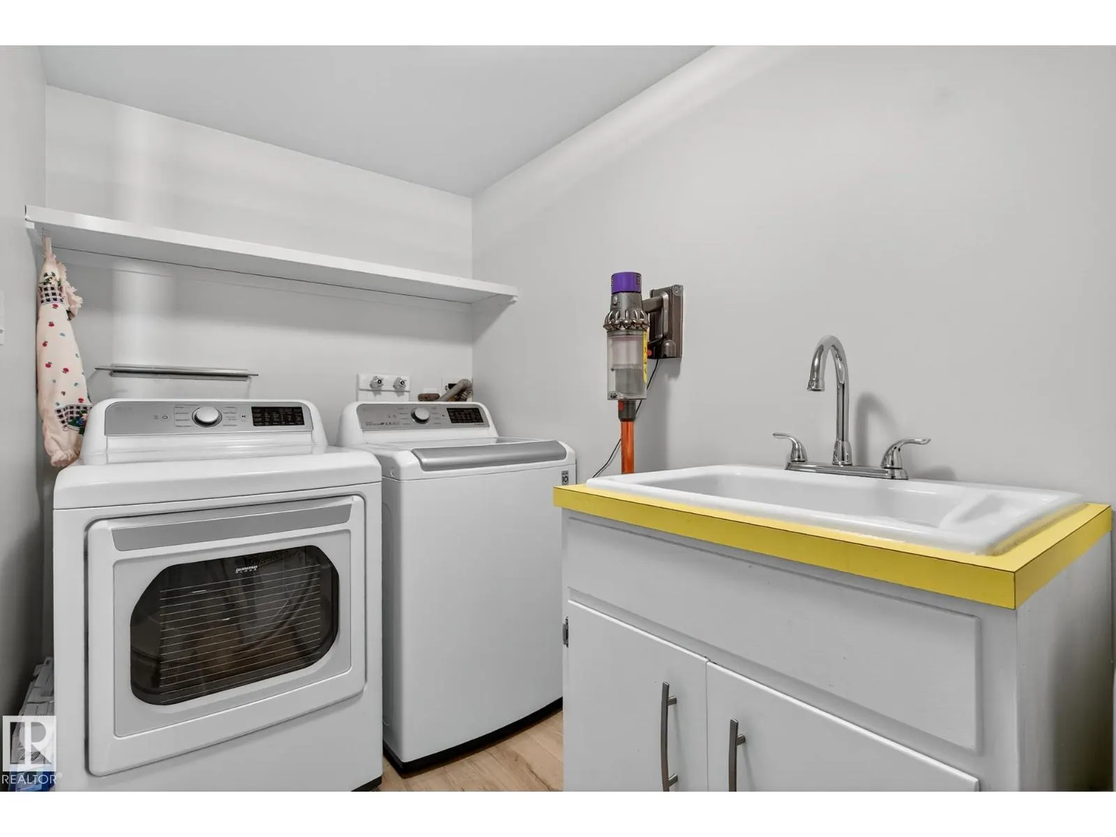 14708 58 AV NW