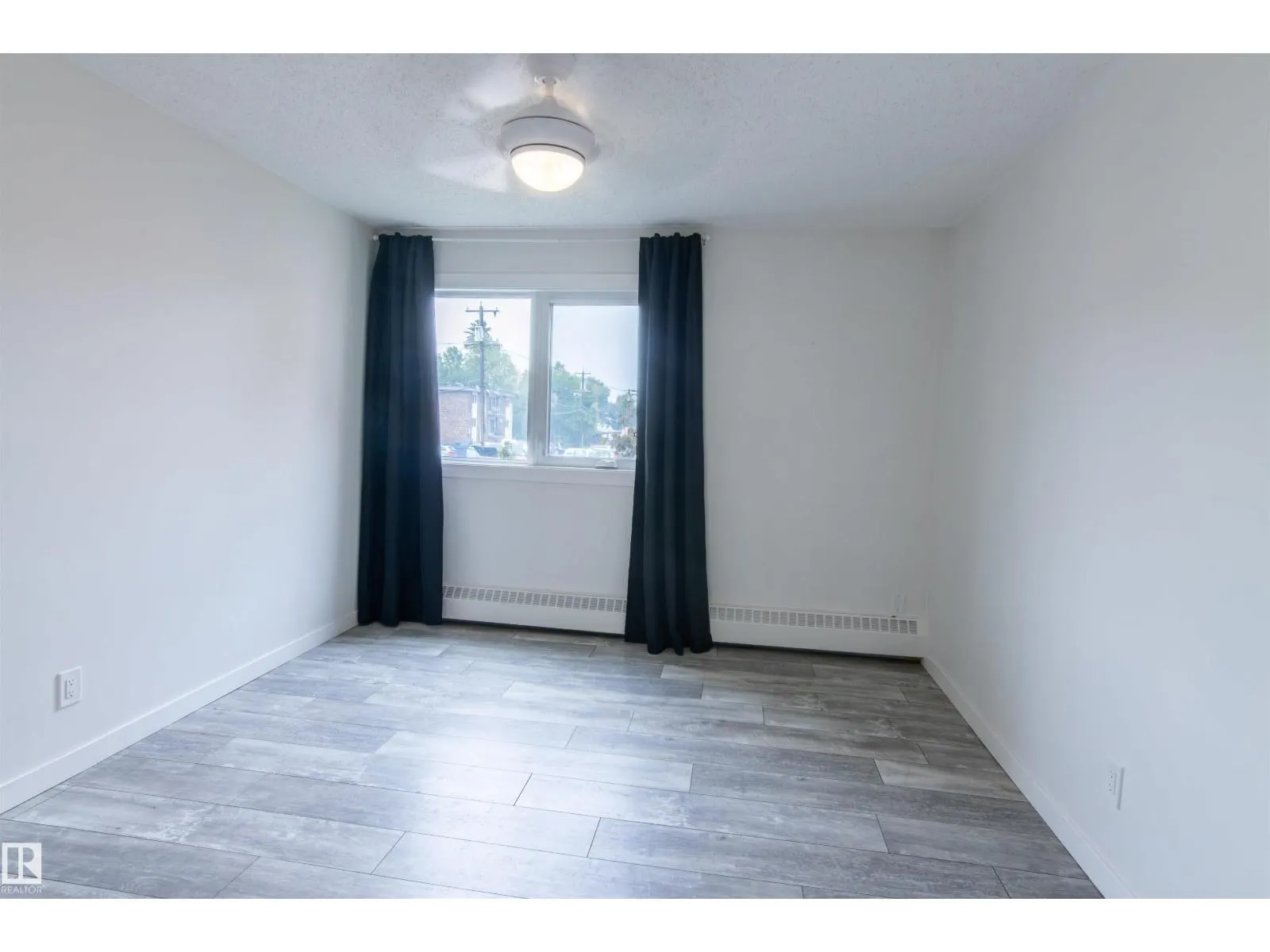 #38 10208 113 ST NW