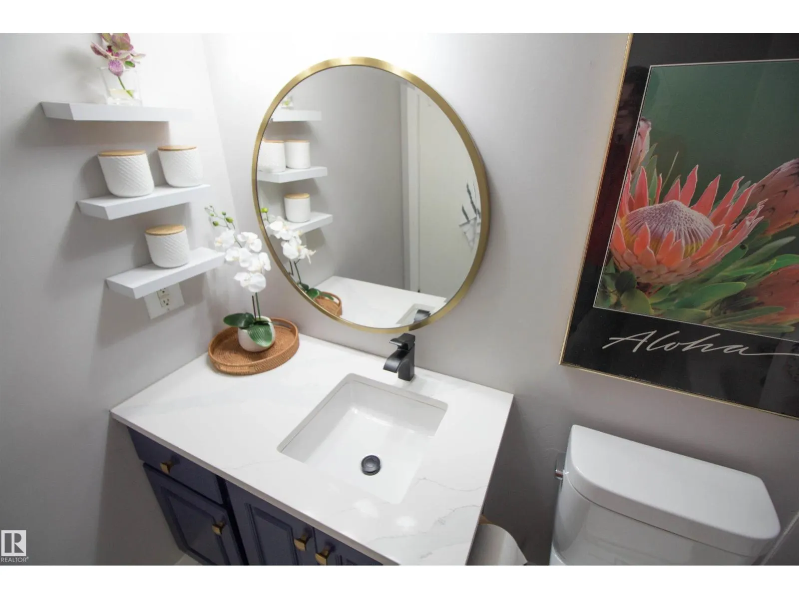#38 10208 113 ST NW