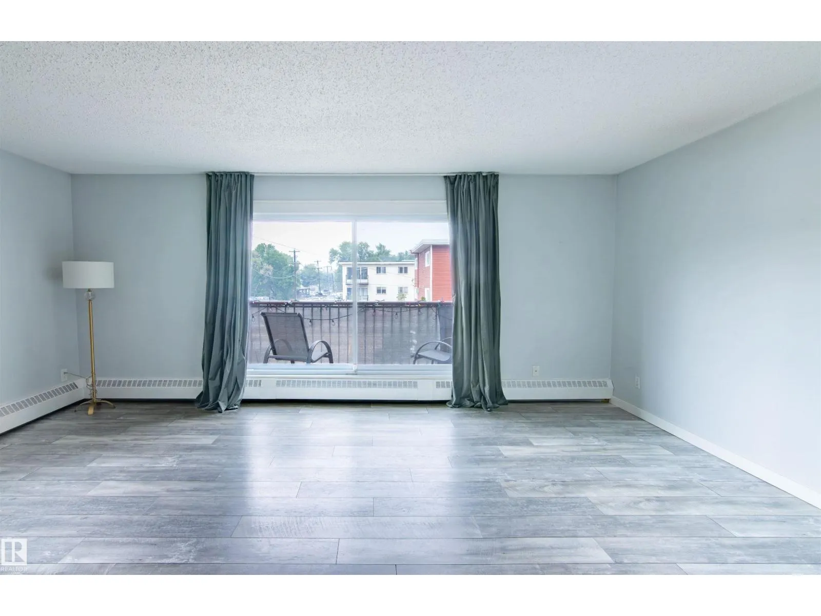 #38 10208 113 ST NW