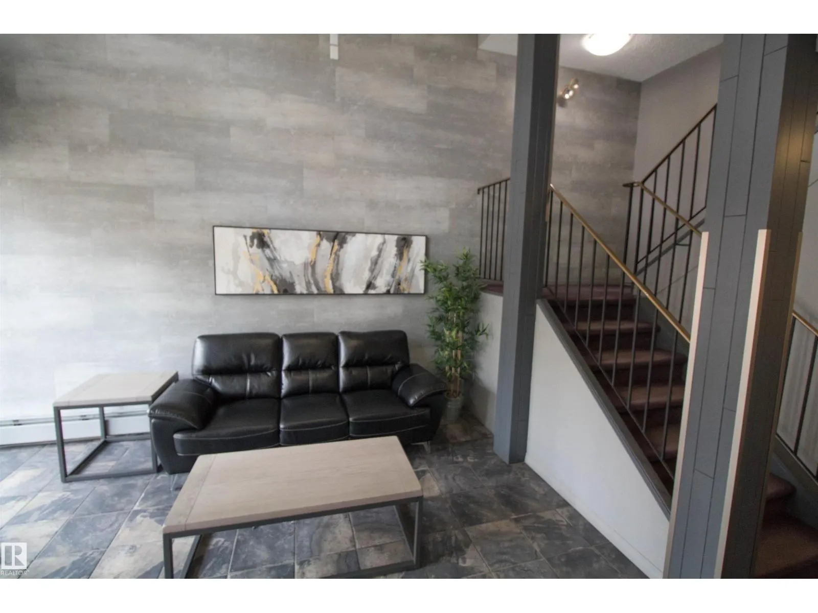 #38 10208 113 ST NW