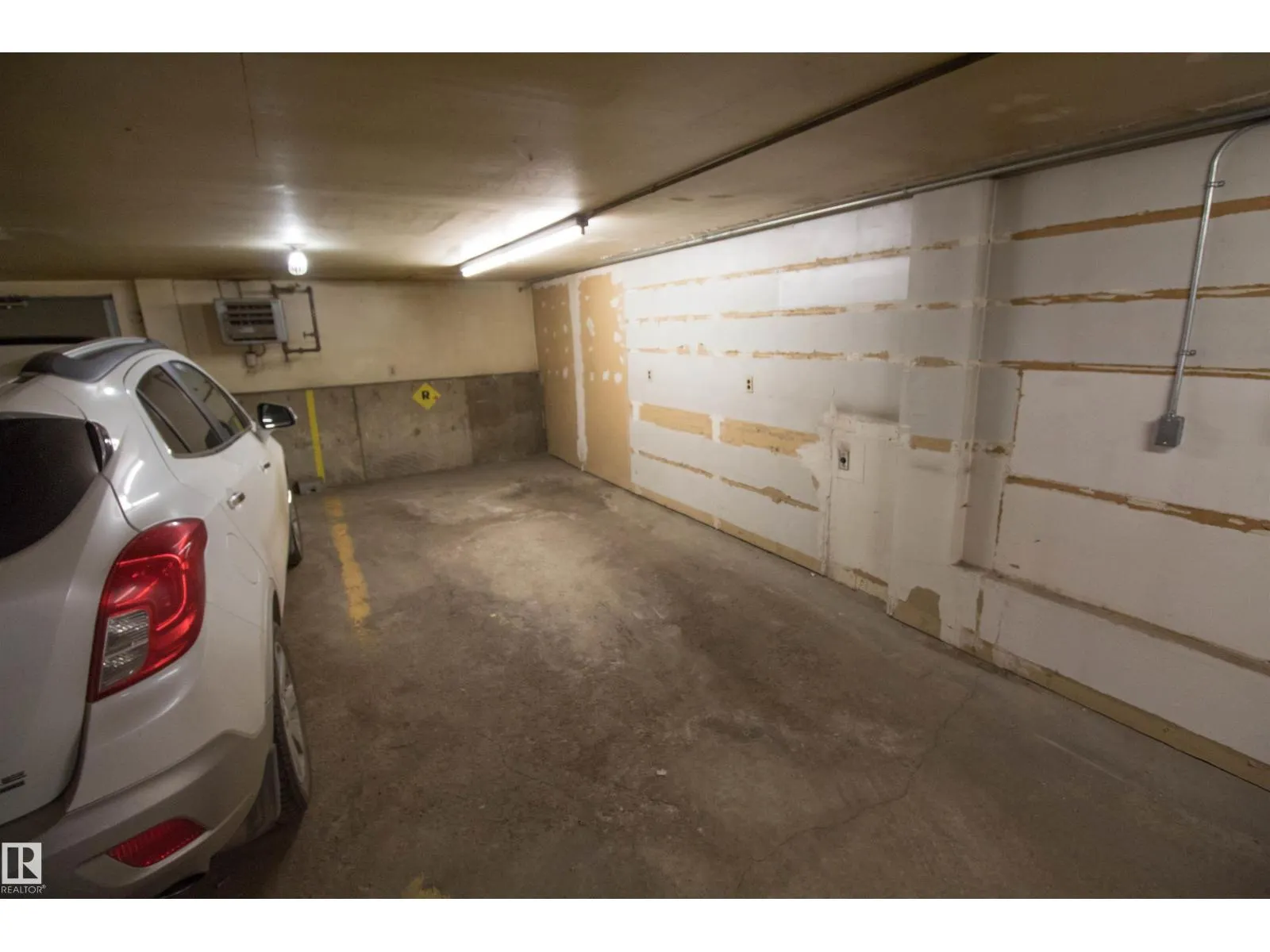#38 10208 113 ST NW