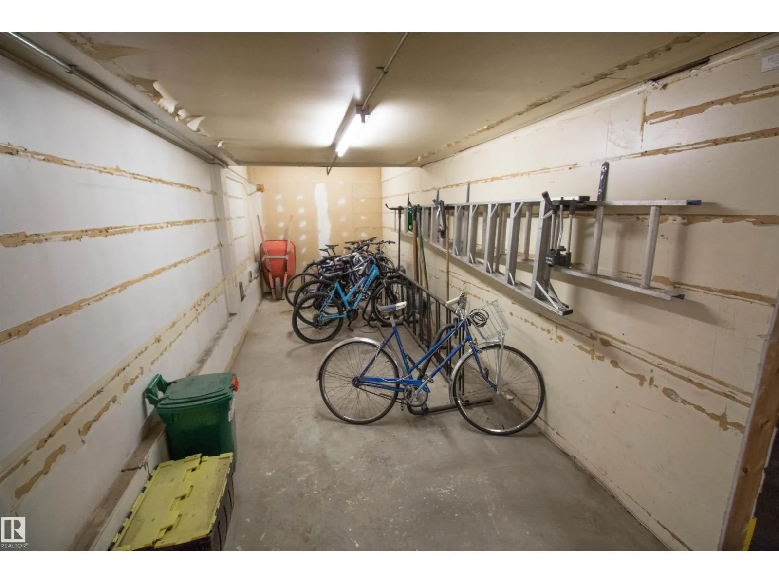 #38 10208 113 ST NW