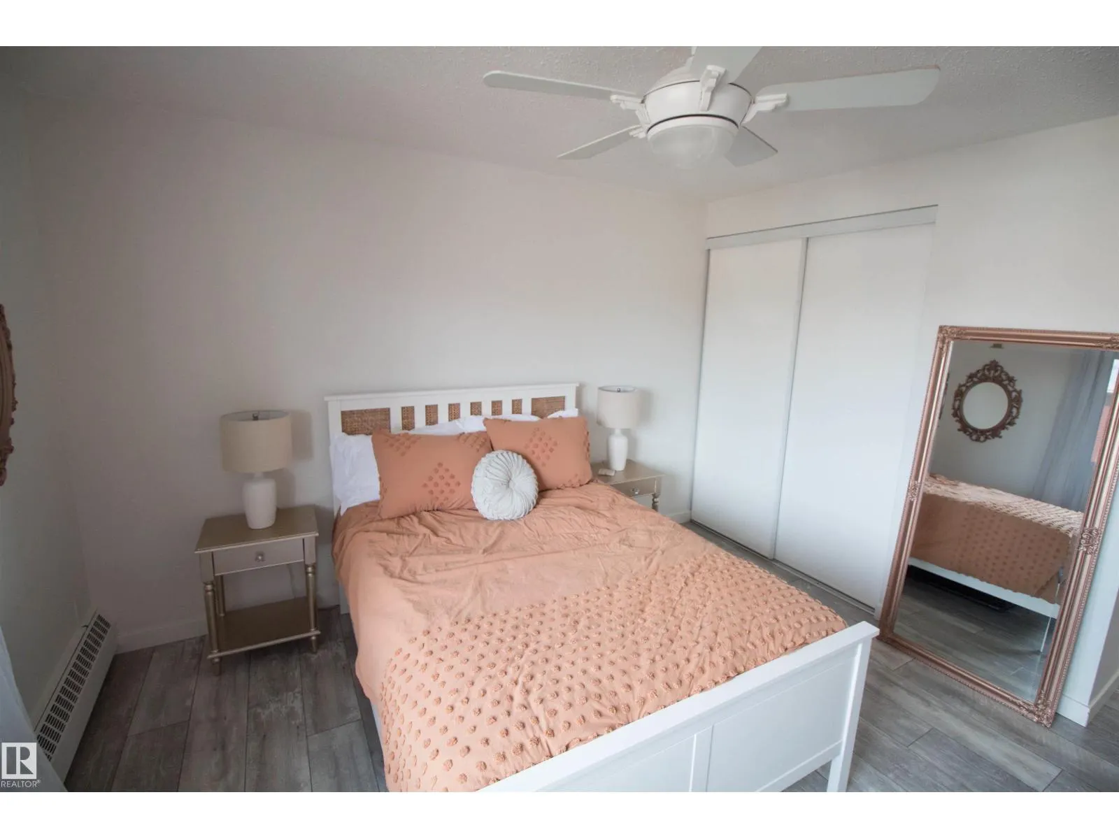 #38 10208 113 ST NW
