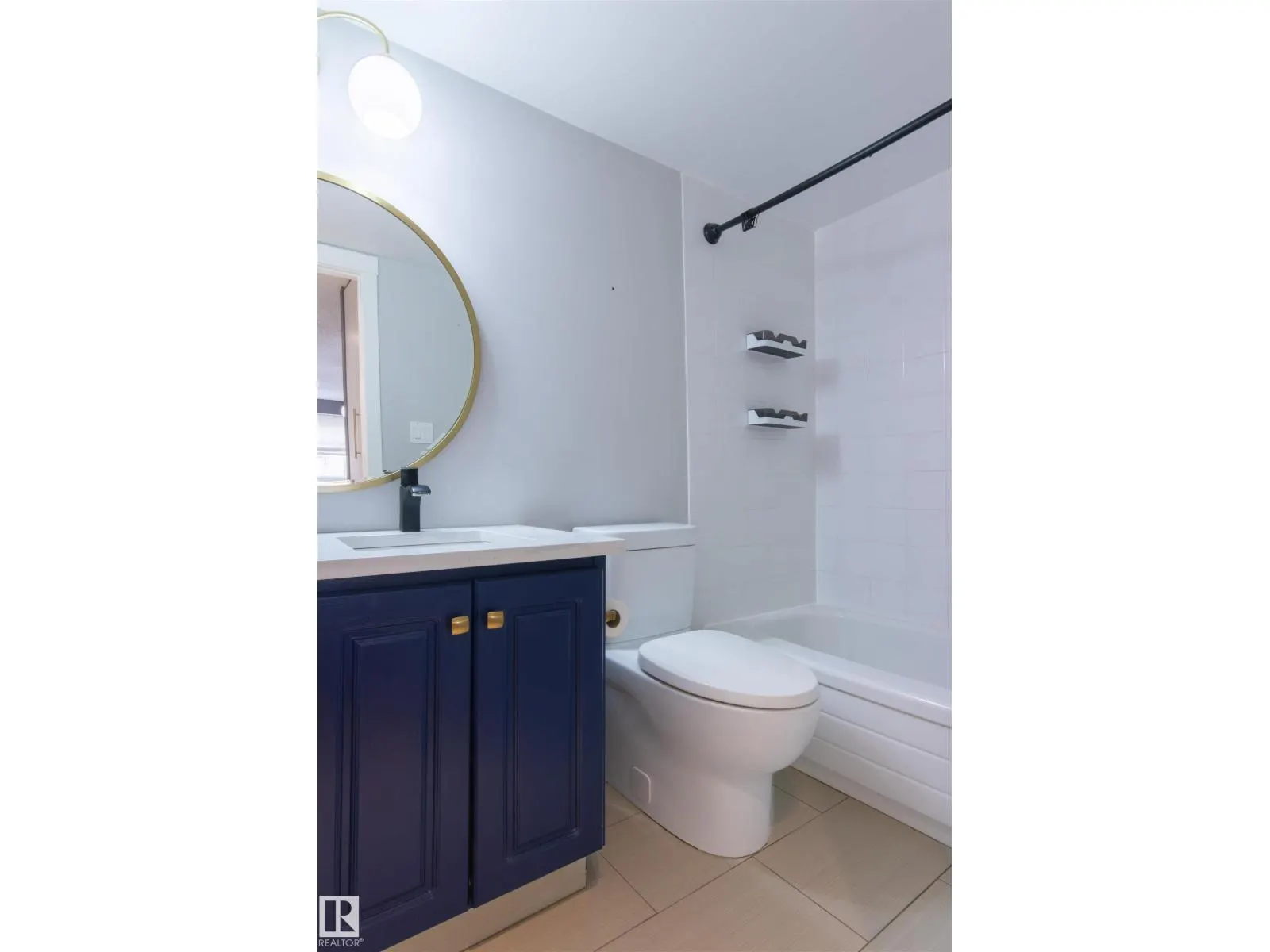#38 10208 113 ST NW