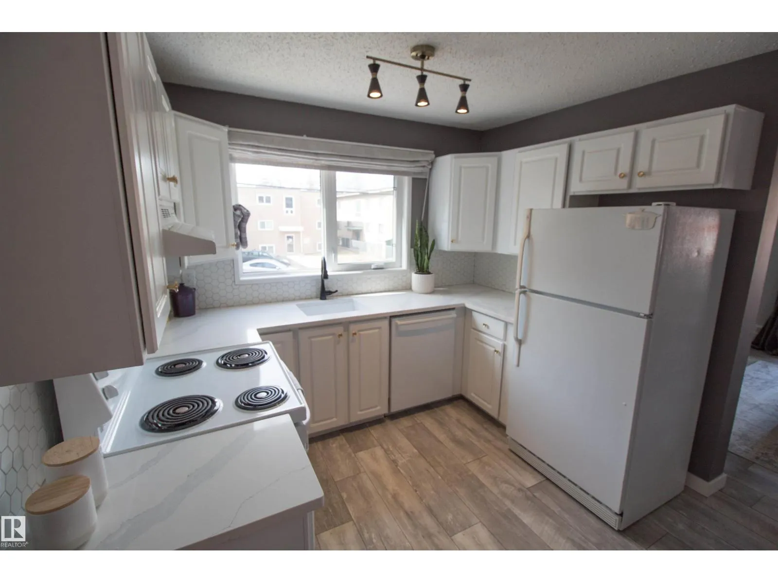 #38 10208 113 ST NW