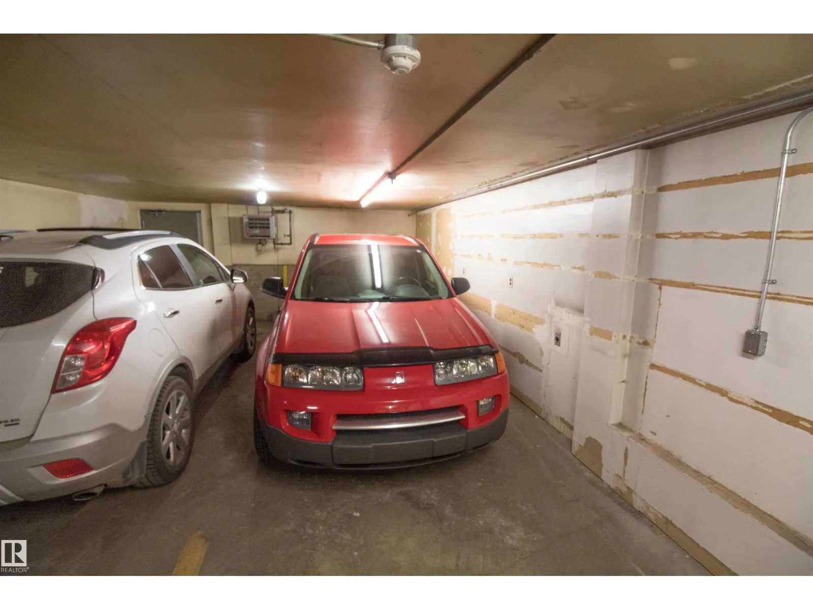 #38 10208 113 ST NW