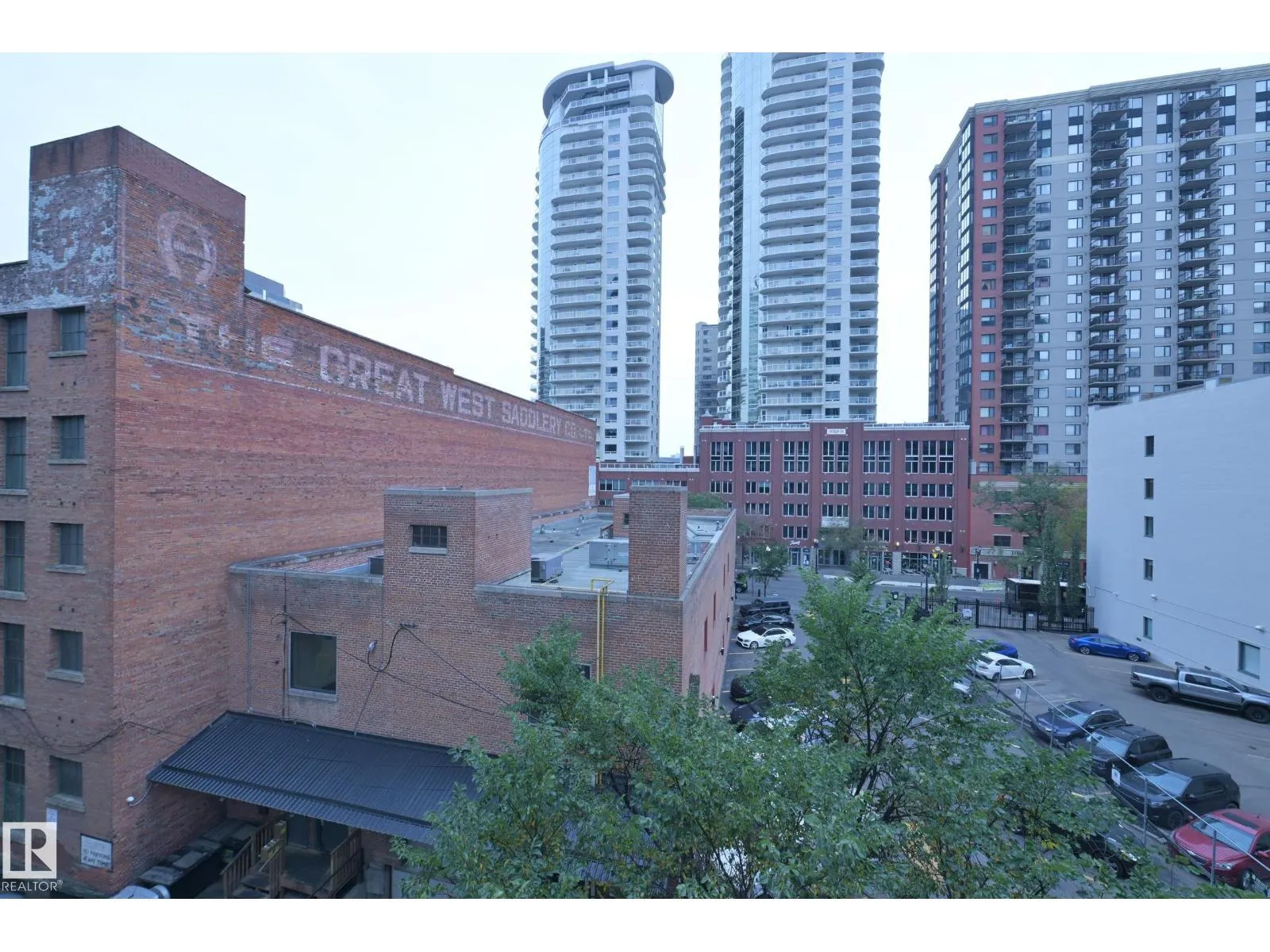#403 10154 103 ST NW