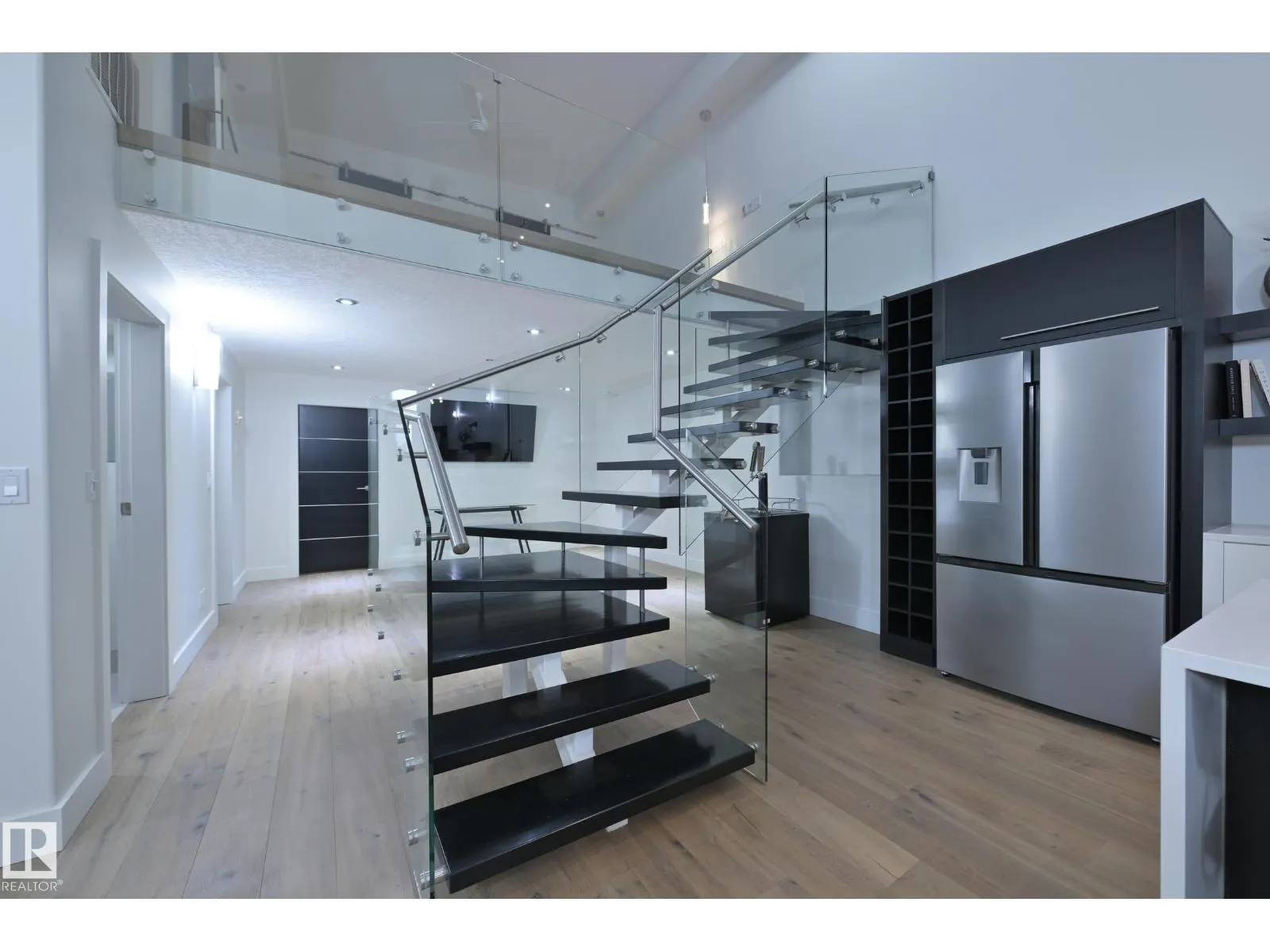 #403 10154 103 ST NW