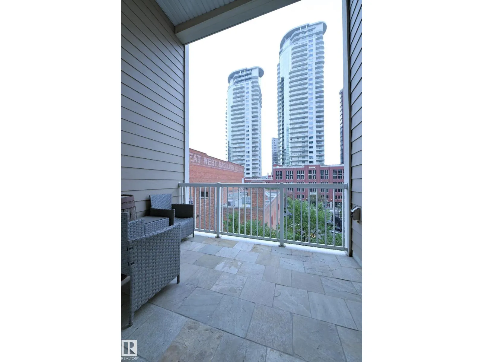 #403 10154 103 ST NW