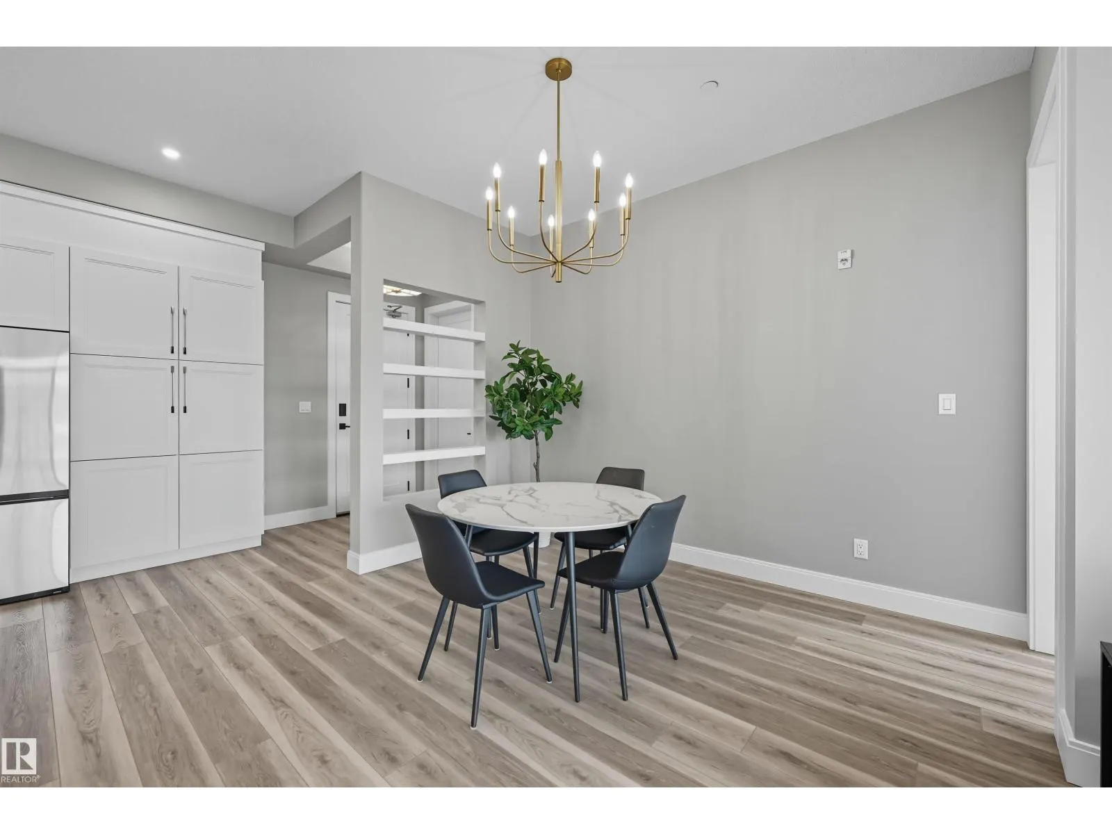 #619 7463 MAY CM NW