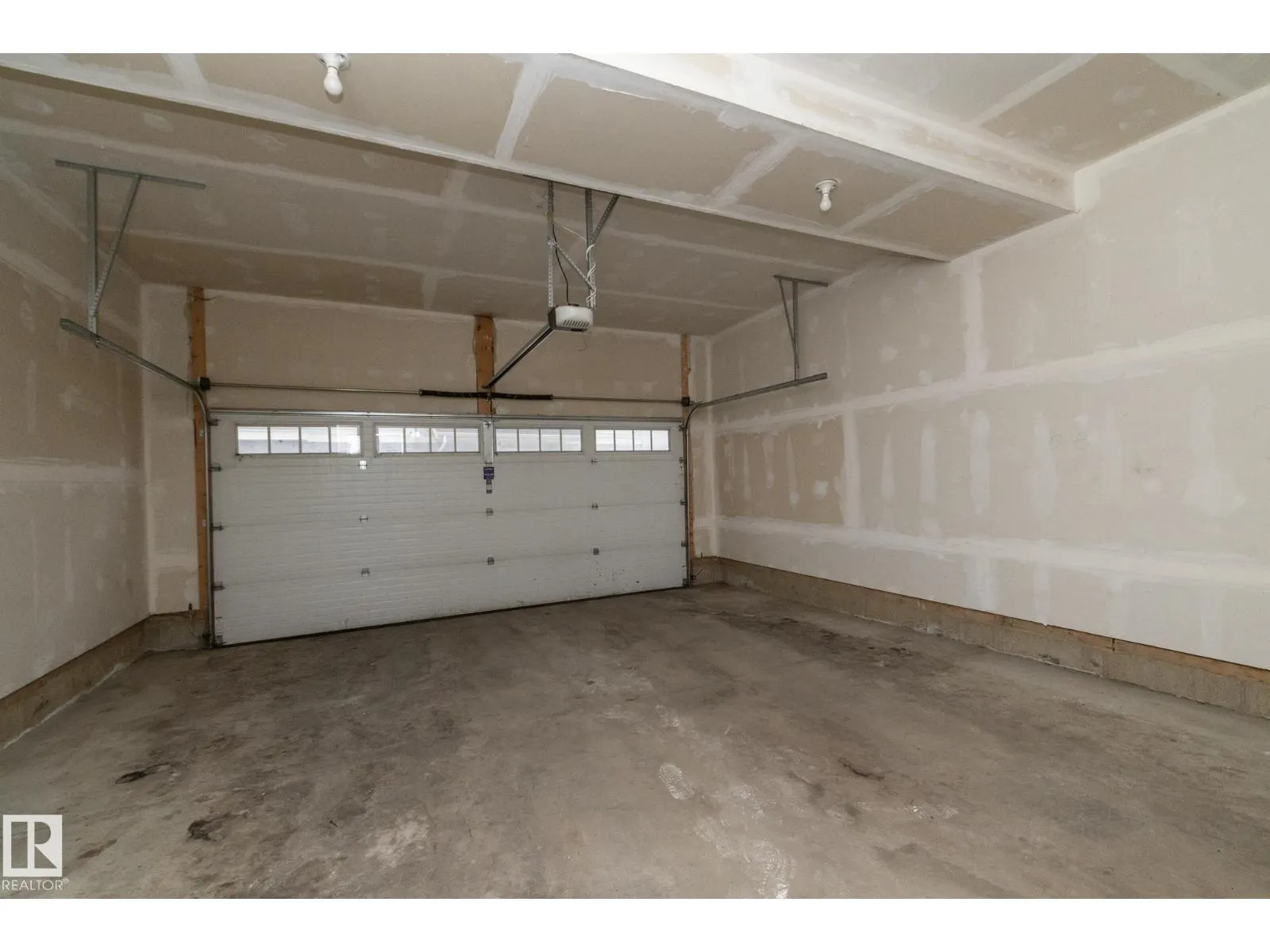 #22 13139 205 ST NW