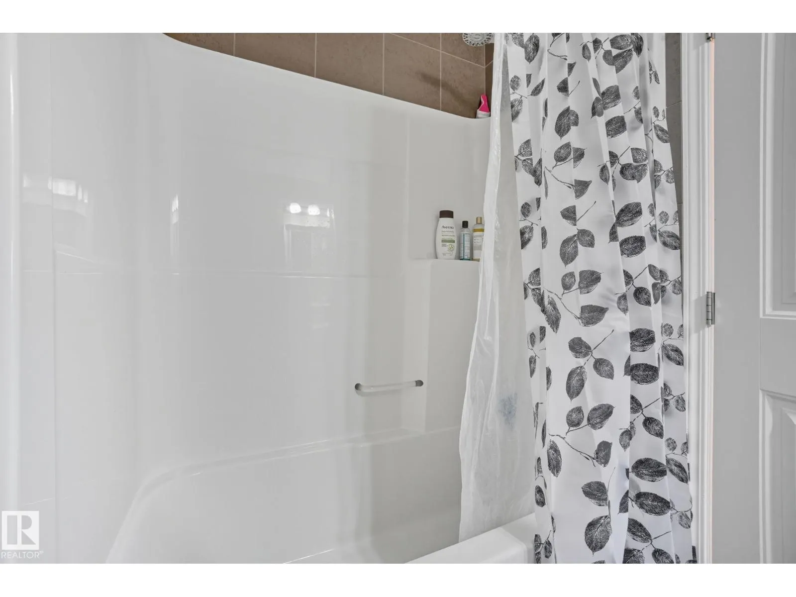 #34 604 62 ST SW