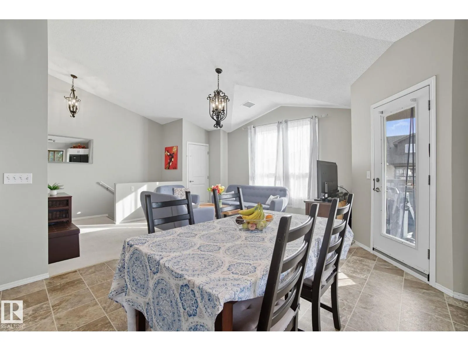 #34 604 62 ST SW