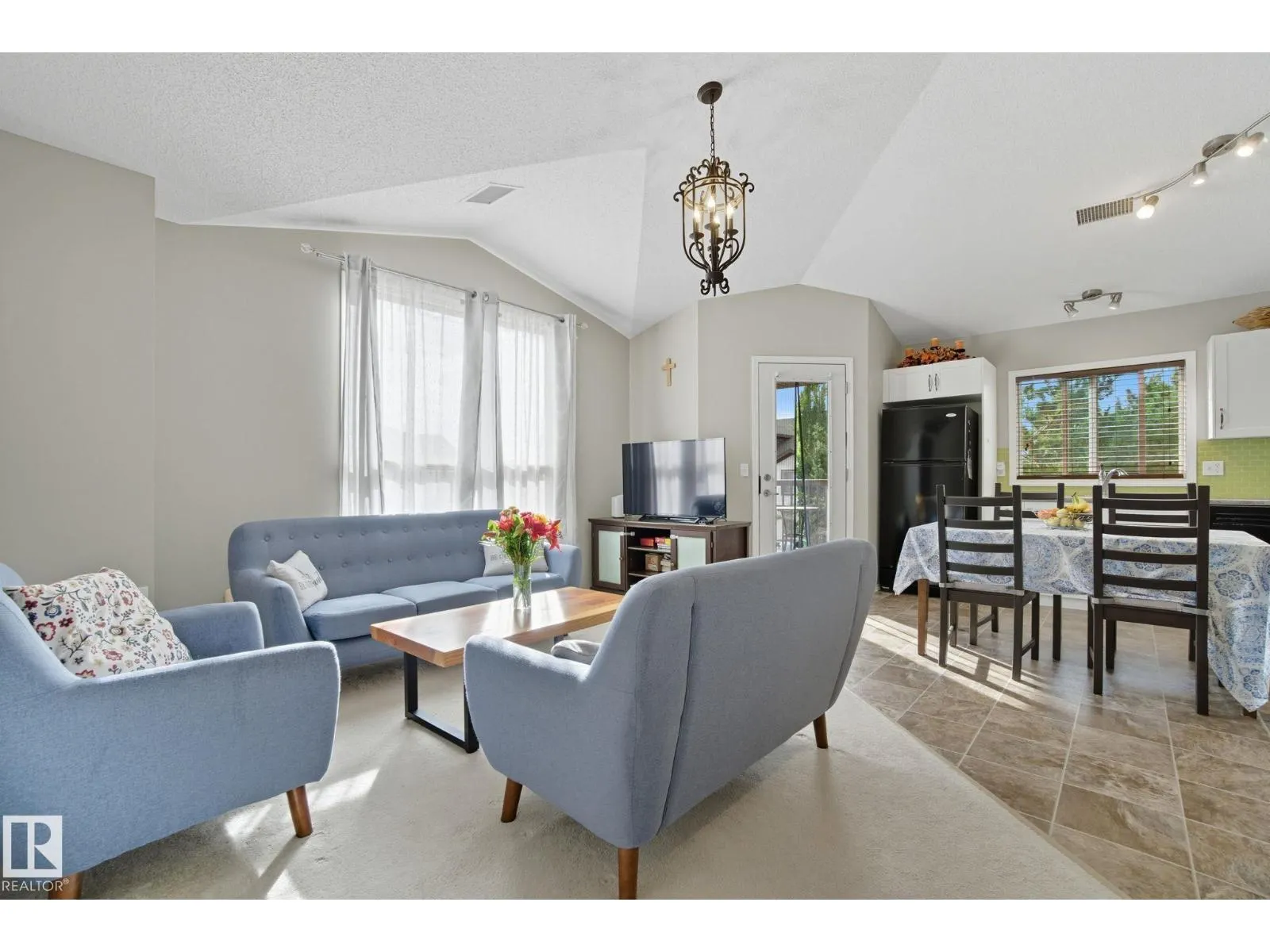 #34 604 62 ST SW